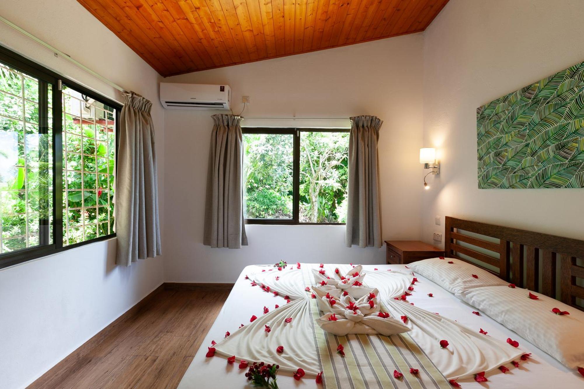 Chalets Cote Mer Баи-Сейнт-Энн Экстерьер фото
